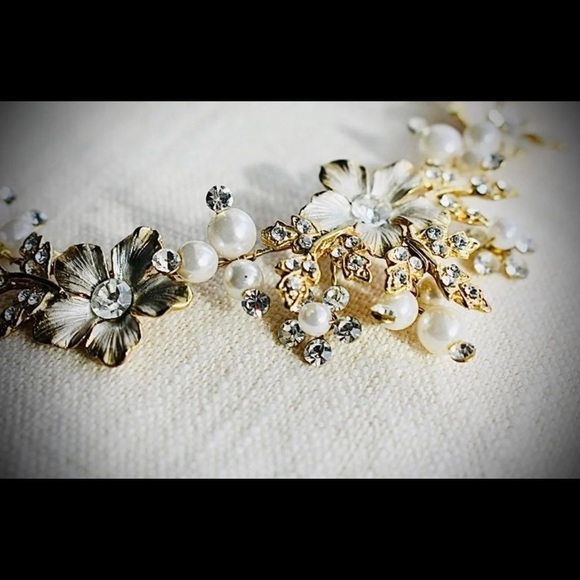 Vintage Necklace and Earrings Set - Picture 4 of 9